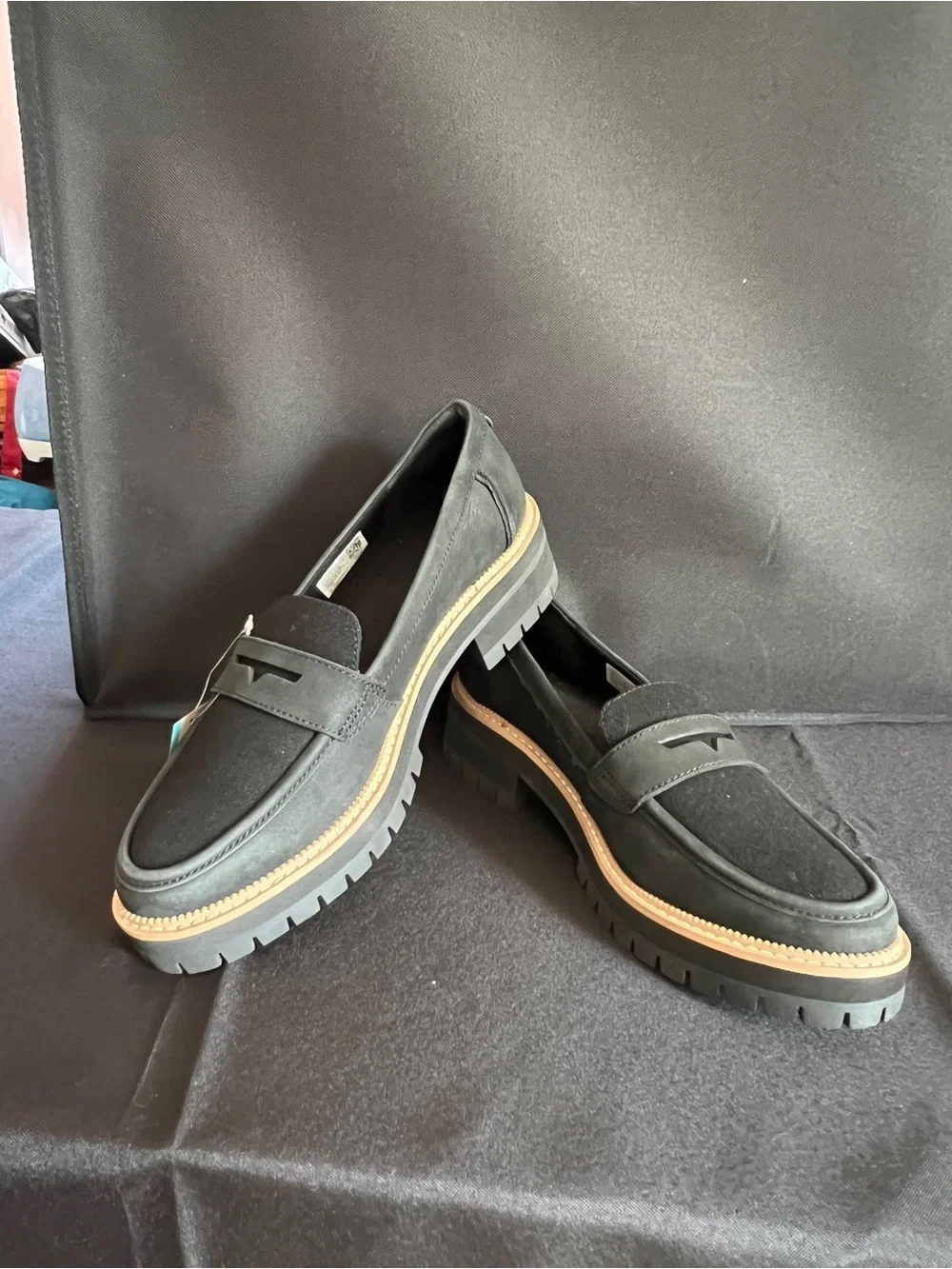Tom’s Cara Shimmer Twill Penny Loafers - size 10 - Black